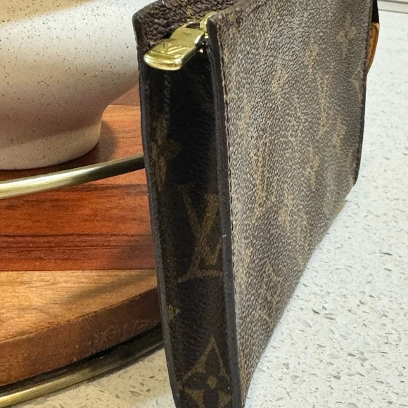 Louis Vuitton Authentic Vintage Monogram Pouch - Picture 6 of 9